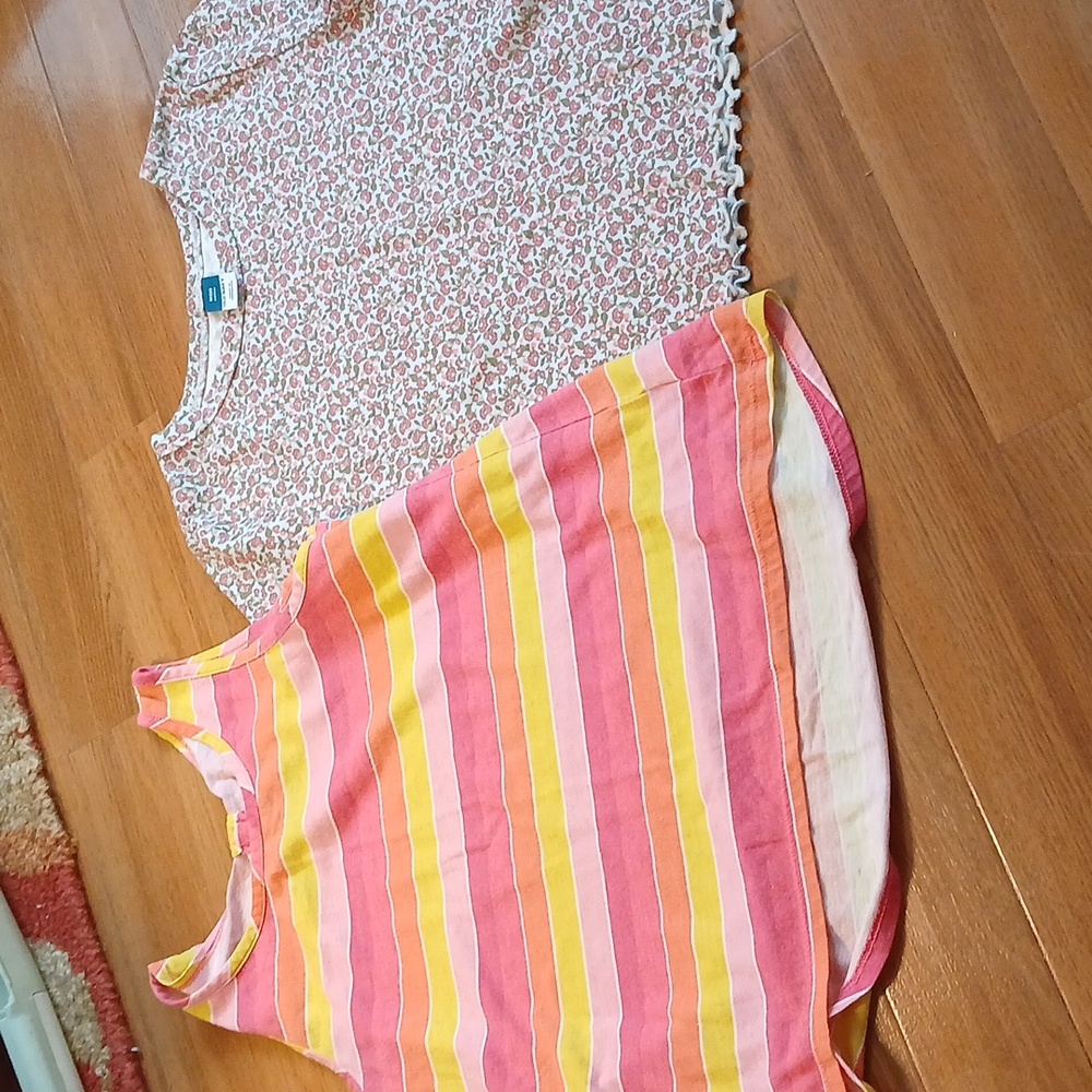 Girl m top bundle